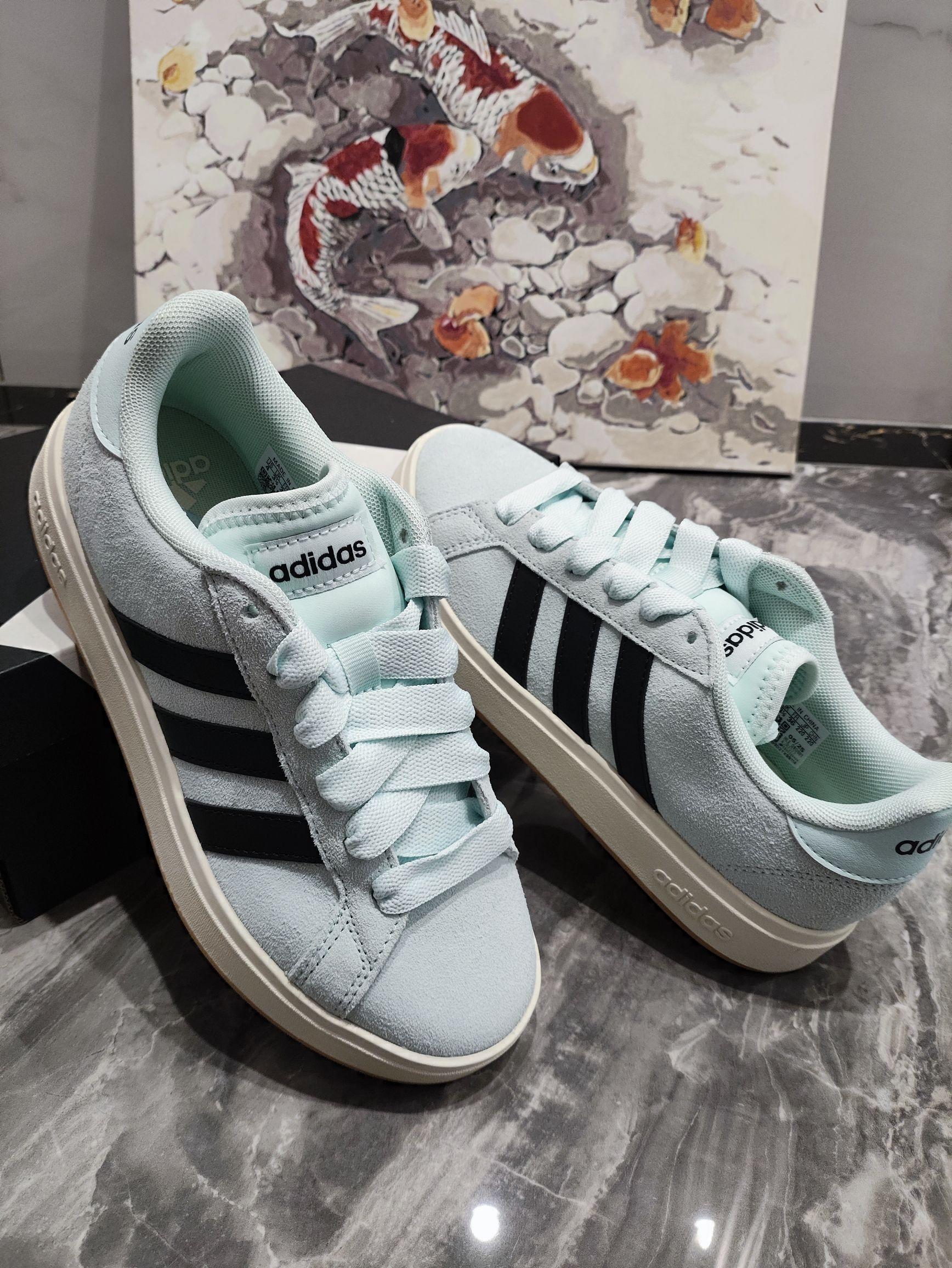 薄荷绿+酷黑⚫=我的夏日清爽Buff🍃 我穿这双板鞋 通勤逛街都吸睛👟